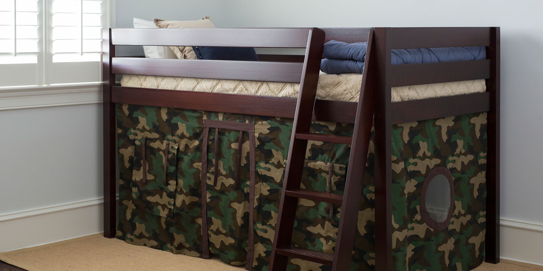 Camouflage bed outlet tent