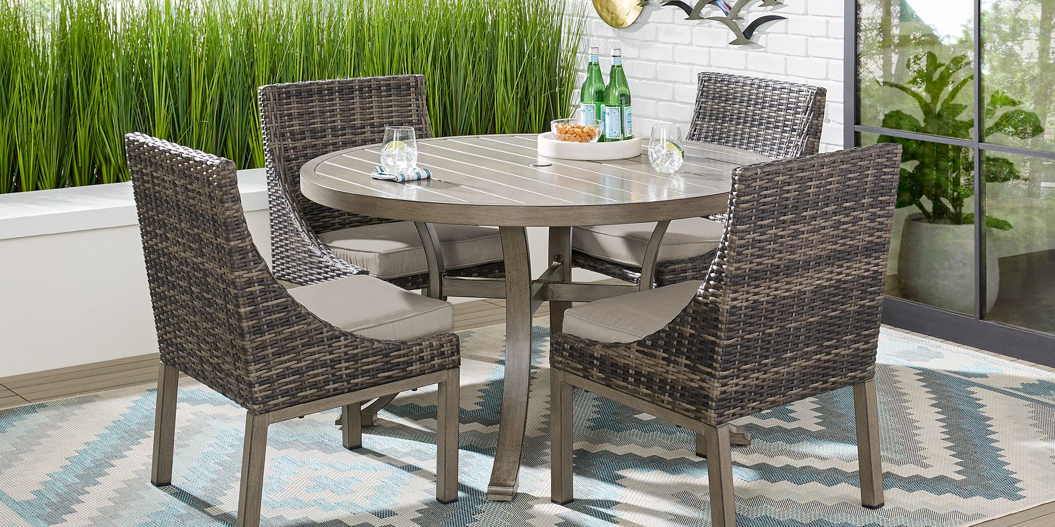 Montecello Gray 5 Pc 52 in. Round Outdoor Dining Set with Silver Cushions