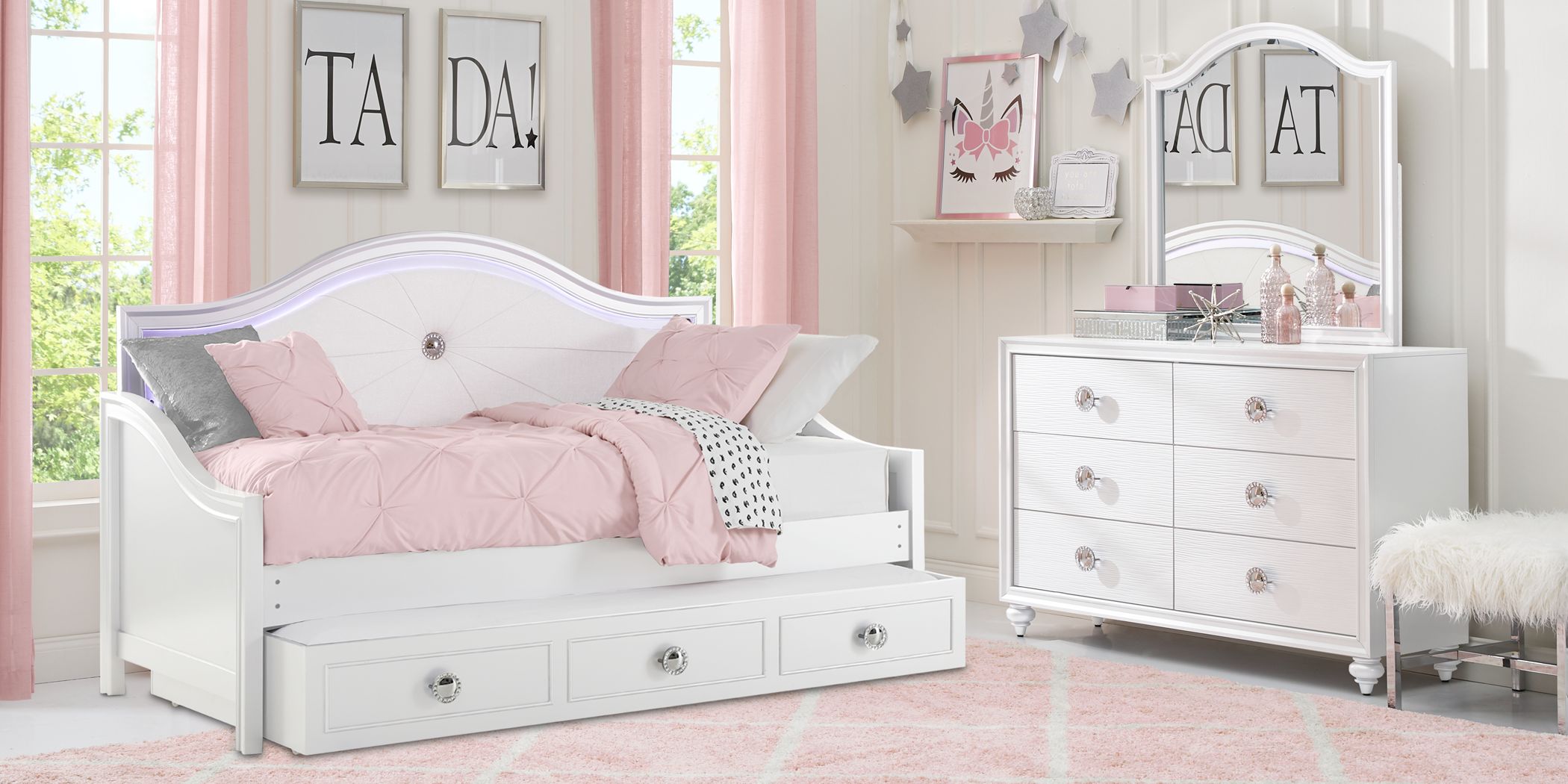 Kids Evangeline White 5 Pc Twin Daybed Bedroom