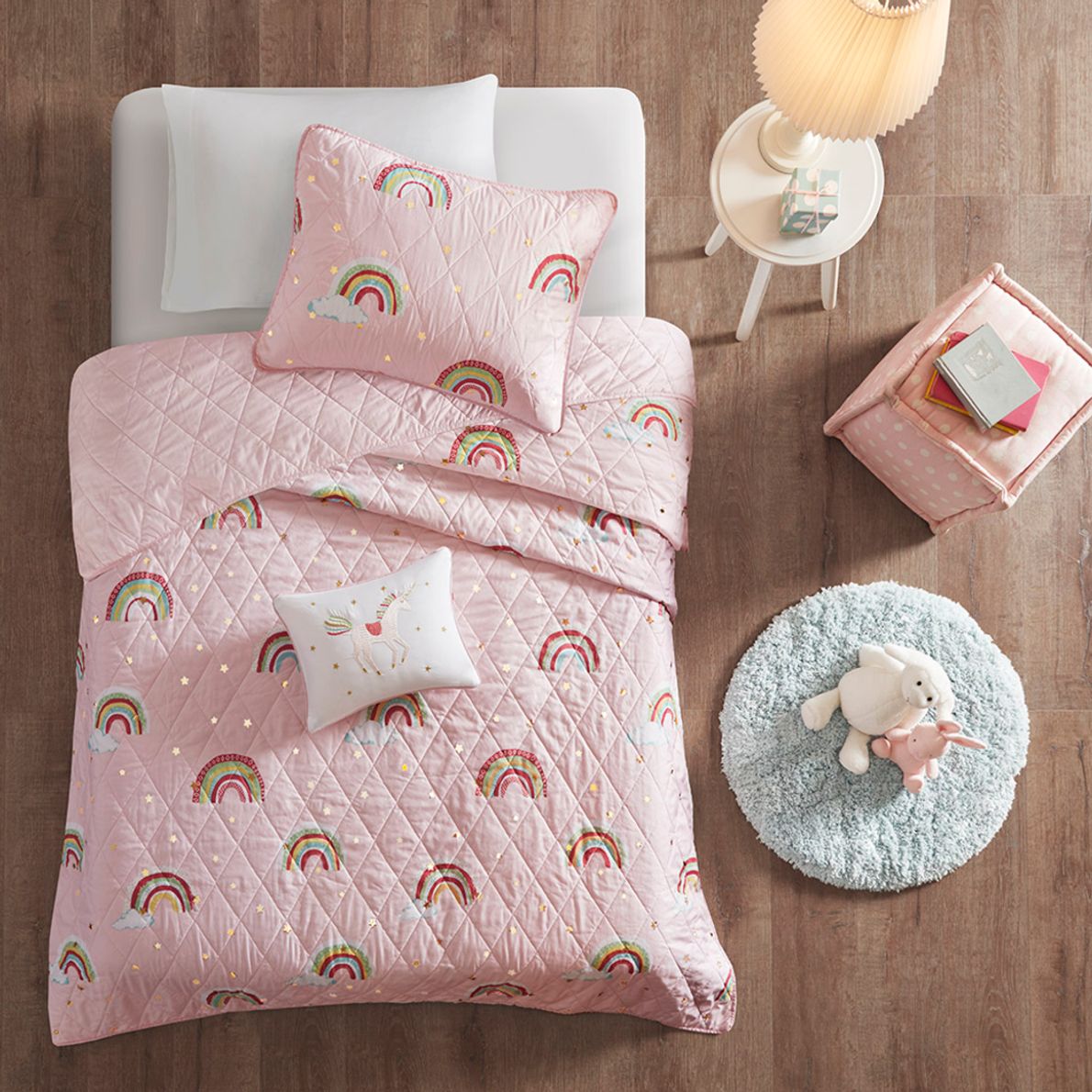 Pink deals coverlet queen