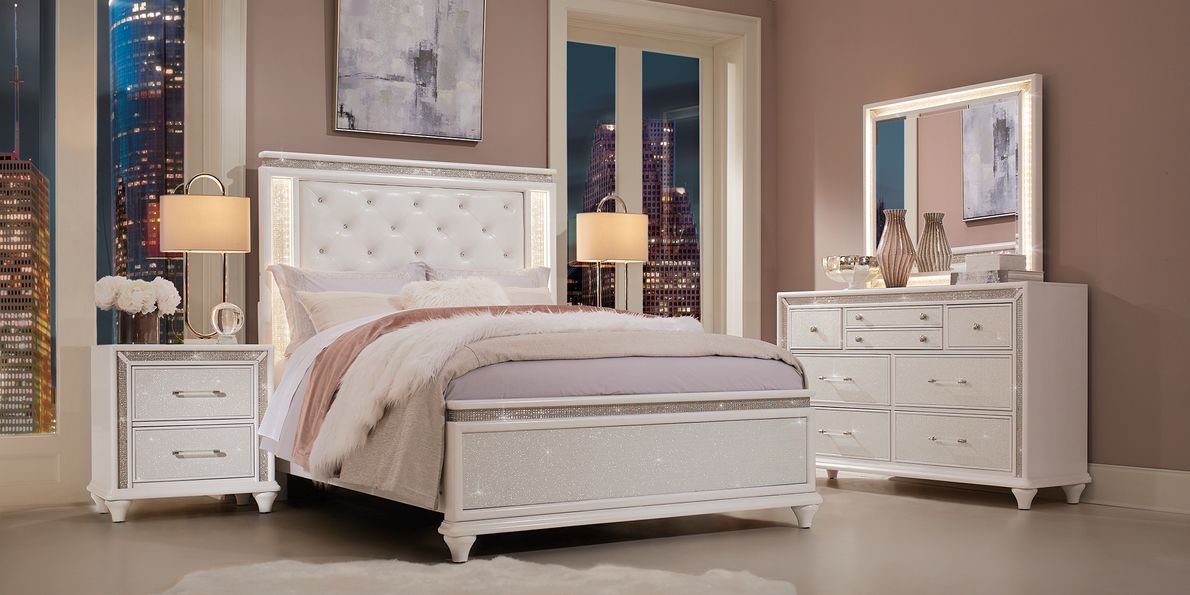 Vegas 5 Pc White Colors,White Queen Bedroom Set With Dresser, Mirror, 3 Pc  Queen Panel Bed - Rooms To Go